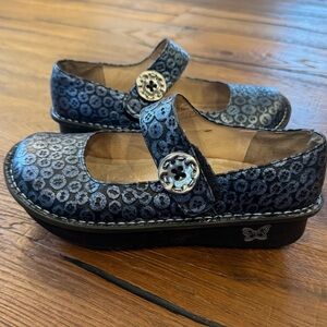 Alegria Women's Mary Jane Flats